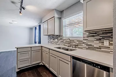 214 Brookdale Drive, League City, TX 77573 - Photo 2