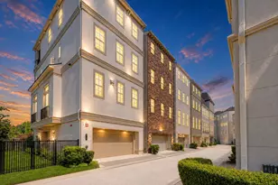 709 Somerset Commons Ln, Houston, TX 77055 - Photo 2