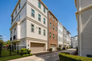709 Somerset Commons Ln, Houston, TX 77055 - Photo 48