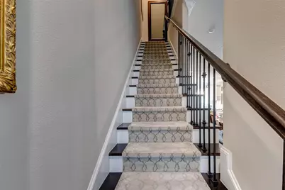 709 Somerset Commons Lane, Houston, TX 77055 - Photo 34