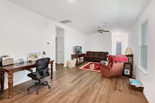 810 Stoney Pt Ln, Dayton, TX 77535 - Photo 2