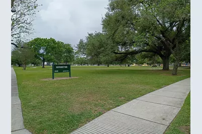 5617 Malmedy Road, Houston, TX 77033 - Photo 20