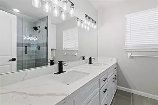 16438 Glenshannon Dr, Houston, TX 77059 - Photo 24