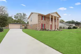 16438 Glenshannon Dr, Houston, TX 77059 - Photo 2