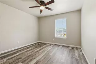 16438 Glenshannon Dr, Houston, TX 77059 - Photo 30