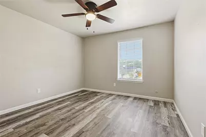 16438 Glenshannon Drive, Houston, TX 77059 - Photo 30