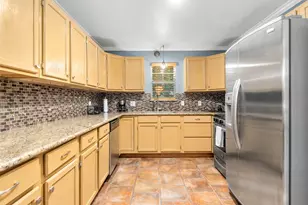 114 Grand Ave, Bacliff, TX 77518 - Photo 10