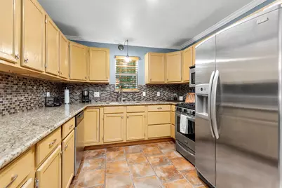 114 Grand Avenue, Bacliff, TX 77518 - Photo 12