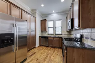 3245 Maxroy St, Houston, TX 77008 - Photo 10