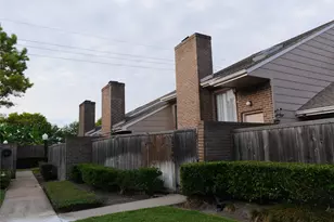 13840 Hollowgreen Dr, Houston, TX 77082 - Photo 2