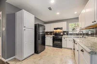 1026 Lobitt Street, Alvin, TX 77511 - Photo 10
