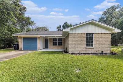 1026 Lobitt Street, Alvin, TX 77511 - Photo 2