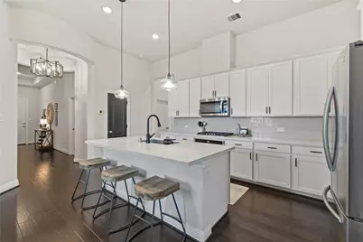 9206 Kay Kay Court, Mont Belvieu, TX 77523 - Photo 8