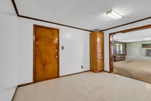 302 Channelview Dr, Anahuac, TX 77514 - Photo 8