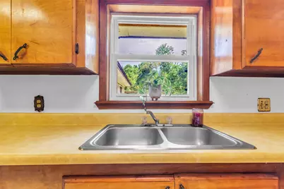 302 Channelview Drive, Anahuac, TX 77514 - Photo 14