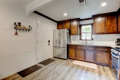 708 Gresham Street, Baytown, TX 77520 - Photo 14