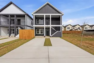 9925 Fillmore St, Houston, TX 77029 - Photo 2