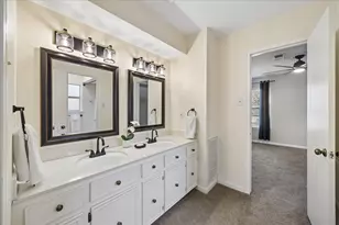 15754 Walkwood Dr, Houston, TX 77079 - Photo 18