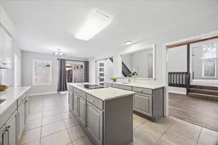 15754 Walkwood Dr, Houston, TX 77079 - Photo 4