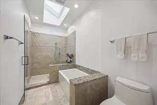 4 River Hollow Ln, Houston, TX 77027 - Photo 32