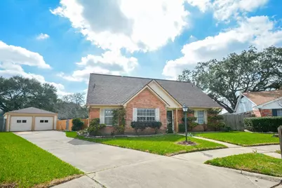 10427 Huntington Crest Drive, Houston, TX 77099 - Photo 2