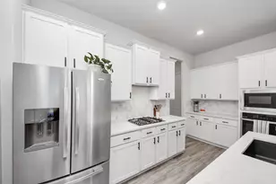 21323 Oakley Claremont Ct, Magnolia, TX 77355 - Photo 12