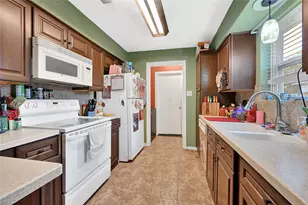 1100 N Heron Dr, Seabrook, TX 77586 - Photo 12