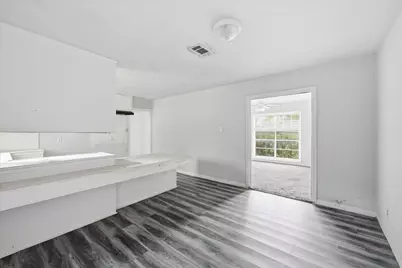 1732 Greenbriar Avenue, Orange, TX 77632 - Photo 8