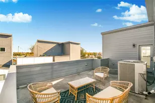 208 N York St, Houston, TX 77003 - Photo 30