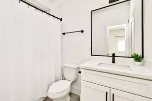 208 N York St, Houston, TX 77003 - Photo 6