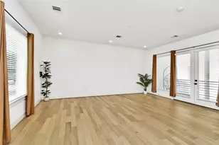 208 N York St, Houston, TX 77003 - Photo 14