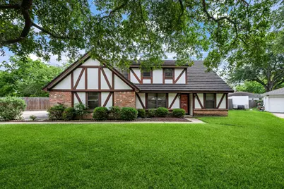 12902 Maxim Drive, Houston, TX 77065 - Photo 2