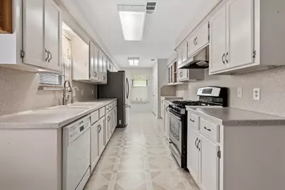 12902 Maxim Drive, Houston, TX 77065 - Photo 10