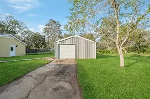 3042 County Rd 510L, Brazoria, TX 77422 - Photo 4