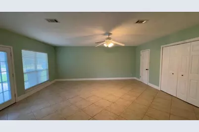 4665 Glen Oaks Circle, Beaumont, TX 77708 - Photo 10
