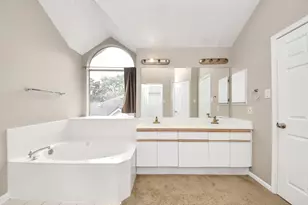 4330 E Meadows Dr, Sugar Land, TX 77479 - Photo 36