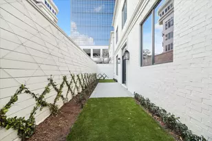 25 Wentworth Gate Path, Houston, TX 77027 - Photo 12