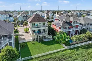13514 Windlass Cir, Galveston, TX 77554 - Photo 34