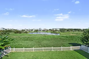 13514 Windlass Cir, Galveston, TX 77554 - Photo 10
