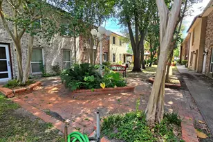 1403 Blalock Rd, Houston, TX 77055 - Photo 1