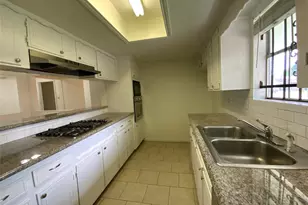 7710 Ashmole Ln, Houston, TX 77088 - Photo 10