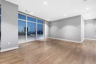 4521 San Felipe St, Houston, TX 77027 - Photo 2