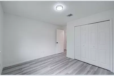 5727 Longforest Drive, Houston, TX 77088 - Photo 20