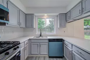 5727 Longforest Dr, Houston, TX 77088 - Photo 22
