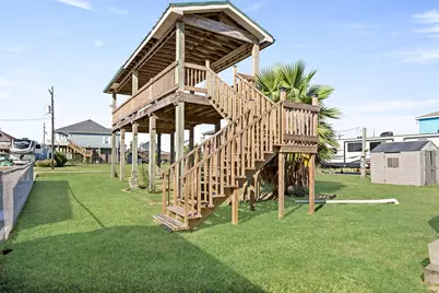 946 Meynig Drive, Crystal Beach, TX 77650 - Photo 4