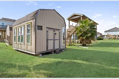 946 Meynig Drive, Crystal Beach, TX 77650 - Photo 12