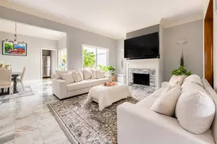 17 Bayou Pointe Dr, Houston, TX 77063 - Photo 12