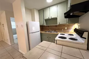 1210 Sycamore Ave, Huntsville, TX 77340 - Photo 2
