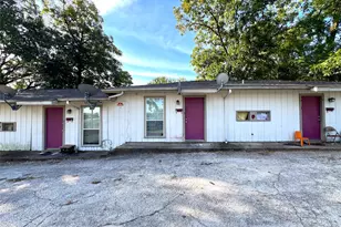 1210 Sycamore Ave, Huntsville, TX 77340 - Photo 1