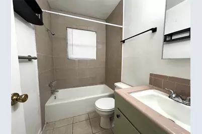1210 Sycamore Avenue #C, Huntsville, TX 77340 - Photo 8